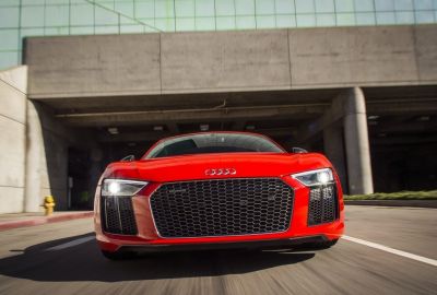 Audi R8 2017: Mạnh mẽ, cá tính - Phong cách Hollywood